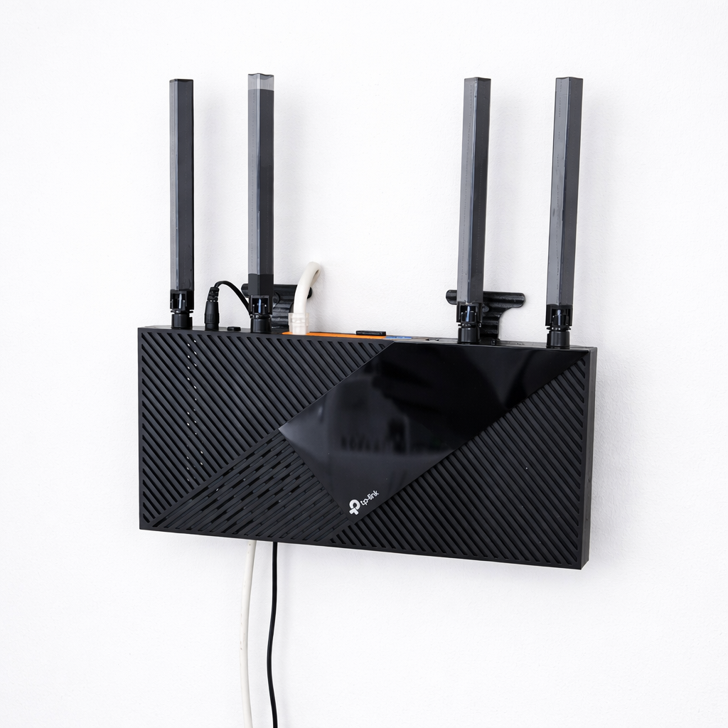Suport perete router TP-Link Archer AX55 Pro – printat 3D, montaj vertical