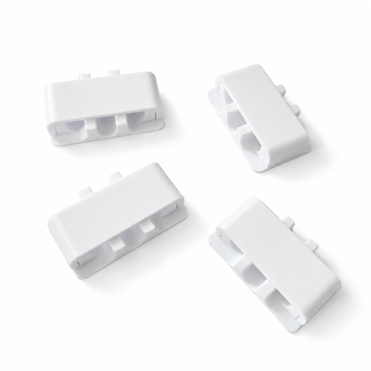 Set 4 bucăți organizator cabluri 3 locașuri pentru birou, setup PC și rețea